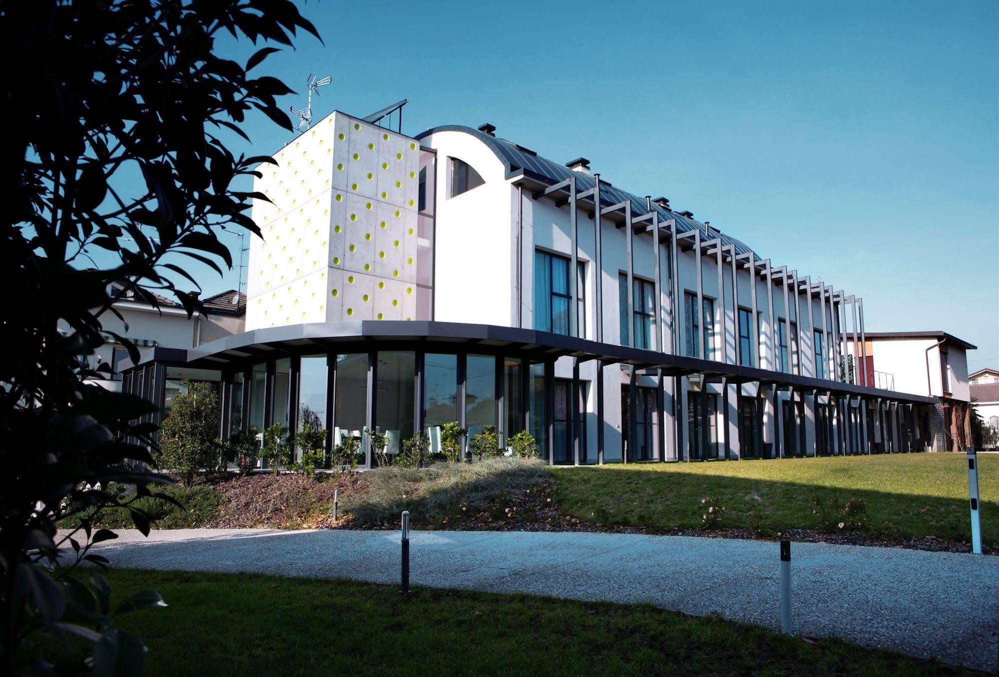 Mxp Rooms Guest House Cardano Al Campo Ngoại thất bức ảnh