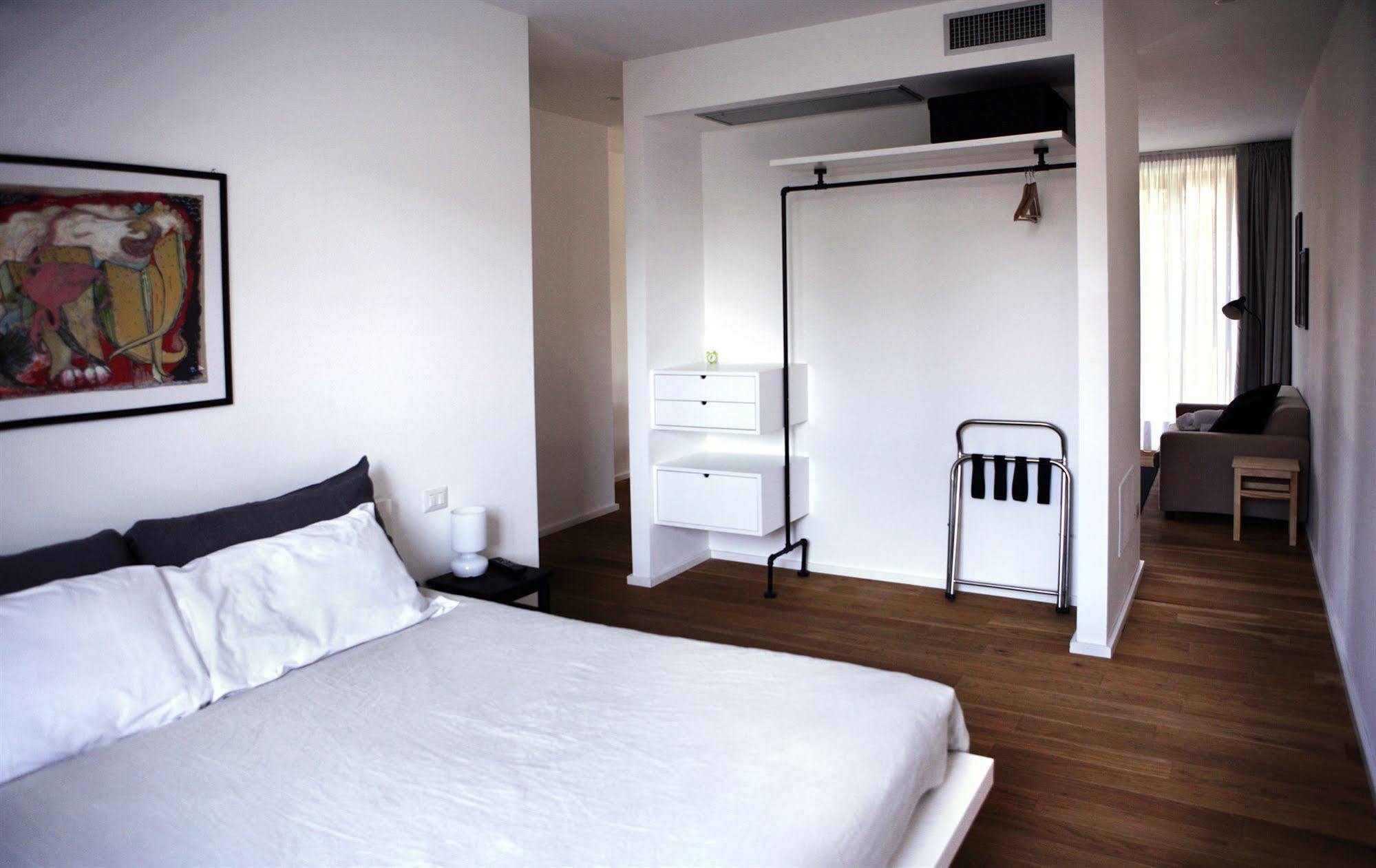 Mxp Rooms Guest House Cardano Al Campo Ngoại thất bức ảnh